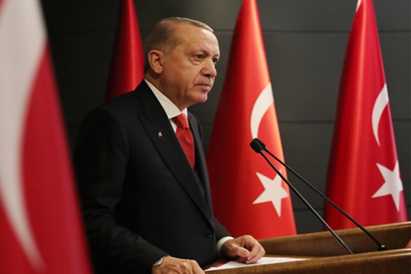 ''Yurdumuz Genelinde Arefe ve Bayram Sonuna Kadar Sokak  Kısıtlaması  Uygulanacaktır''