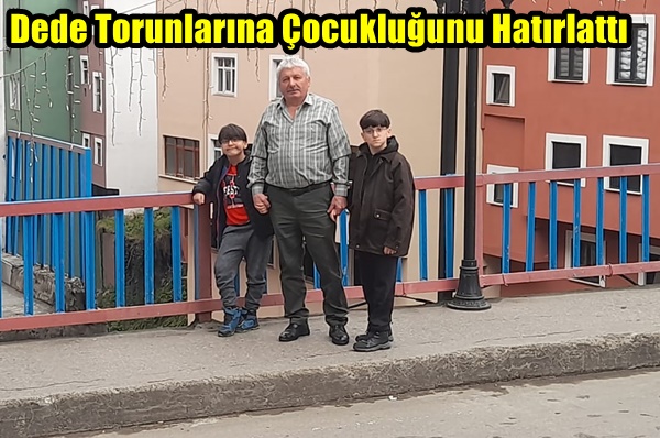 Dede Torunlarına Çocukluğunu Hatırlattı