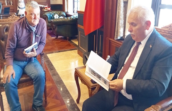 Vali Yıldırım Şalpazarı Şehit & Gaziler Kitabını İnceledi