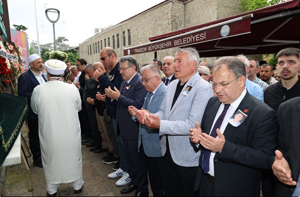 Trabzon, ‘Sinan ağabey’ini son yolculuğuna uğurladı